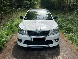 Weiß Gebraucht 2012 Skoda Octavia RS Kombi | 10.400 € (Fairer Preis)