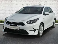Cararraweiss Neu 2025 Kia Ceed Comfort Limousine | 23.850 € (Fairer Preis)