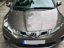 Grau Gebraucht 2011 Honda Civic Comfort Limousine | 8.725 € (Etwas zu teuer)