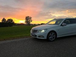 Weiß Gebraucht 2011 Mercedes E200 Avantgarde Limousine | 12.999 € (Teuer)