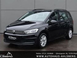 Schwarz Gebraucht 2023 VW Touran Comfortline Van / Kleinbus | 29.900 € (Fairer Preis)