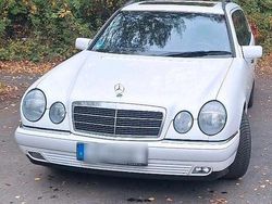 Weiß Gebraucht 1996 Mercedes E230 Kombi | 4.299 € (Teuer)