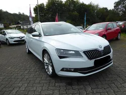 Weiß Gebraucht 2015 Skoda Superb Style Kombi | 16.500 € (Fairer Preis)