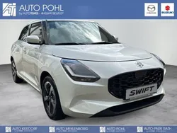 Pure white pearl metallic Neu 2025 Suzuki Swift Comfort+ Kleinwagen | 21.490 €