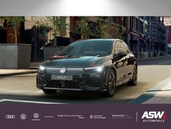 Grenadillschwarz metallic Neu 2025 VW Golf VIII Style Limousine | 40.400 € (Etwas zu teuer)