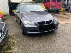 Grau Gebraucht 2006 BMW 320 Limousine | 1.850 € (Fairer Preis)