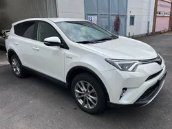 Weiß Gebraucht 2017 Toyota RAV4 Hybrid Edition-S SUV | 19.490 € (Fairer Preis)