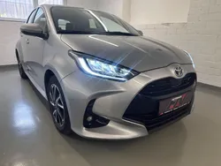 Silber Gebraucht 2022 Toyota Yaris Hybrid Comfort Kleinwagen | 18.800 € (Guter Preis)