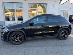 Kosmosschwarz metalliclack Gebraucht 2022 Mercedes GLA200 AMG line SUV | 29.990 € (Guter Preis)