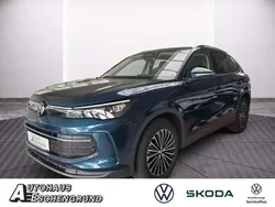 Blau Gebraucht 2024 VW Tiguan Life SUV | 36.889 € (Fairer Preis)