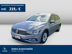 Mondsteingrau Gebraucht 2023 VW Passat Basis Kombi | 26.990 € (Guter Preis)