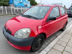 Rot Gebraucht 2000 Toyota Yaris Limousine | 1.000 € (Guter Preis)