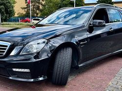 Schwarz Gebraucht 2013 Mercedes E63 AMG Kombi | 22.500 €