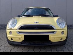 Gelb Gebraucht 2002 Mini Cooper Kleinwagen | 1.350 €