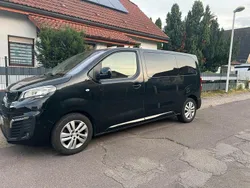 Schwarz Gebraucht 2021 Peugeot Traveller Business-Line Van / Kleinbus | 31.500 €