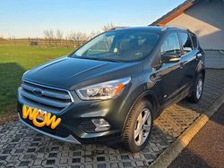 Grün Gebraucht 2017 Ford Kuga Titanium SUV | 14.999 € (Fairer Preis)