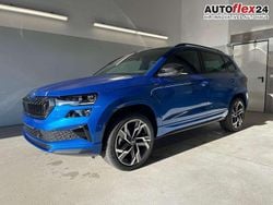 [8x8x] race blue metallic Neu 2025 Skoda Karoq SportLine SUV | 42.740 € (Fairer Preis)