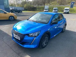 Blau Gebraucht 2023 Peugeot e-208 Allure Kleinwagen | 25.980 € (Etwas zu teuer)