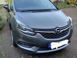 Grau Gebraucht 2017 Opel Zafira Tourer Edition Van / Kleinbus | 13.900 € (Teuer)