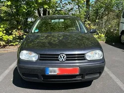 Schwarz Gebraucht 2003 VW Golf IV Edition Kleinwagen | 1.000 € (Guter Preis)
