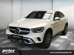 Weiß Gebraucht 2021 Mercedes GLC300e Coupé | 57.890 €