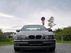 Silber Gebraucht 1999 BMW 523 Limousine | 1.500 € (Superpreis)