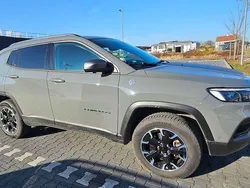 Grau Gebraucht 2021 Jeep Compass Trailhawk SUV | 26.700 € (Teuer)