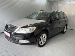Schwarz Gebraucht 2012 Skoda Octavia Kombi | 6.490 € (Superpreis)