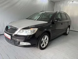Schwarz Gebraucht 2012 Skoda Octavia Kombi | 6.890 € (Superpreis)
