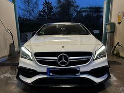 Weiß Gebraucht 2017 Mercedes CLA45 AMG AMG Coupé | 28.800 € (Teuer)