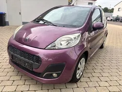 Blau Gebraucht 2014 Peugeot 107 Active Kleinwagen | 2.999 € (Etwas zu teuer)