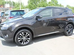 Braun Gebraucht 2016 Toyota RAV4 Edition-S SUV | 16.999 € (Fairer Preis)