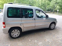 Silber Gebraucht 2007 Citroën Berlingo Style Van / Kleinbus | 4.950 € (Teuer)