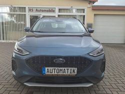 Blau Gebraucht 2024 Ford Focus Active Limousine | 23.800 € (Guter Preis)