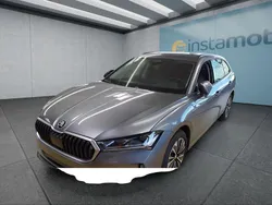 Grau Gebraucht 2024 Skoda Superb Kombi | 36.599 € (Fairer Preis)