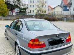 Grau Gebraucht 2004 BMW 318 Limousine | 2.200 € (Fairer Preis)