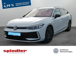 Oryxweiß perlmutteffekt Gebraucht 2024 VW Passat R-line Kombi | 39.860 € (Fairer Preis)