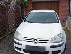 Weiß Gebraucht 2008 VW Golf V Kleinwagen | 1.700 € (Fairer Preis)