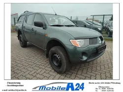 Grün Gebraucht 2006 Mitsubishi L200 Abholung | 10.999 € (Teuer)