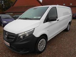 Weiß Gebraucht 2018 Mercedes Vito Van / Kleinbus | 11.989 € (Guter Preis)