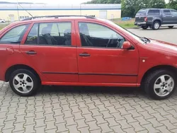 Rot Gebraucht 2005 Skoda Fabia Kombi | 1.700 €