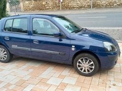 Blau Gebraucht 2003 Renault Clio II Kleinwagen | 2.000 €