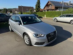 Silber Gebraucht 2014 Audi A3 Sportback Attraction Limousine | 7.899 € (Guter Preis)