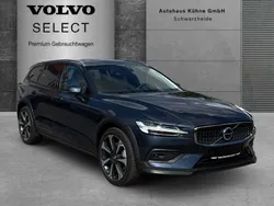 Blau Gebraucht 2024 Volvo V60 CC Ultimate Kombi | 47.900 € (Guter Preis)