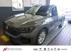 Grau Gebraucht 2021 VW Touareg R-line SUV | 46.930 € (Fairer Preis)