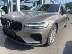 Grau Gebraucht 2020 Volvo V60 R-Design Kombi | 29.500 € (Superpreis)