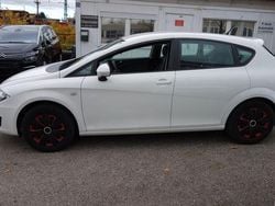 Weiß Gebraucht 2009 Seat Leon Reference Limousine | 2.377 € (Guter Preis)