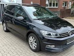 Schwarz Gebraucht 2017 VW Touran Comfortline Van / Kleinbus | 12.990 € (Guter Preis)