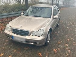 Gold Gebraucht 2001 Mercedes C200 Classic Limousine | 999 € (Superpreis)
