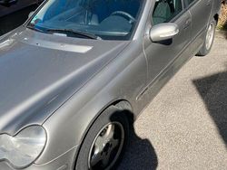 Braun Gebraucht 2002 Mercedes C220 Kombi | 1.200 € (Guter Preis)